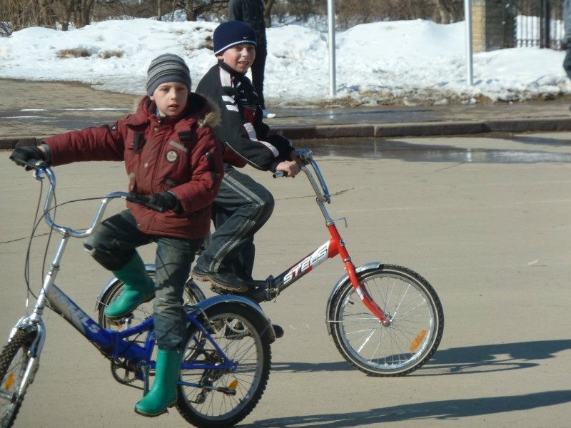 Ну, вот, плюс-минус ровесник этих..