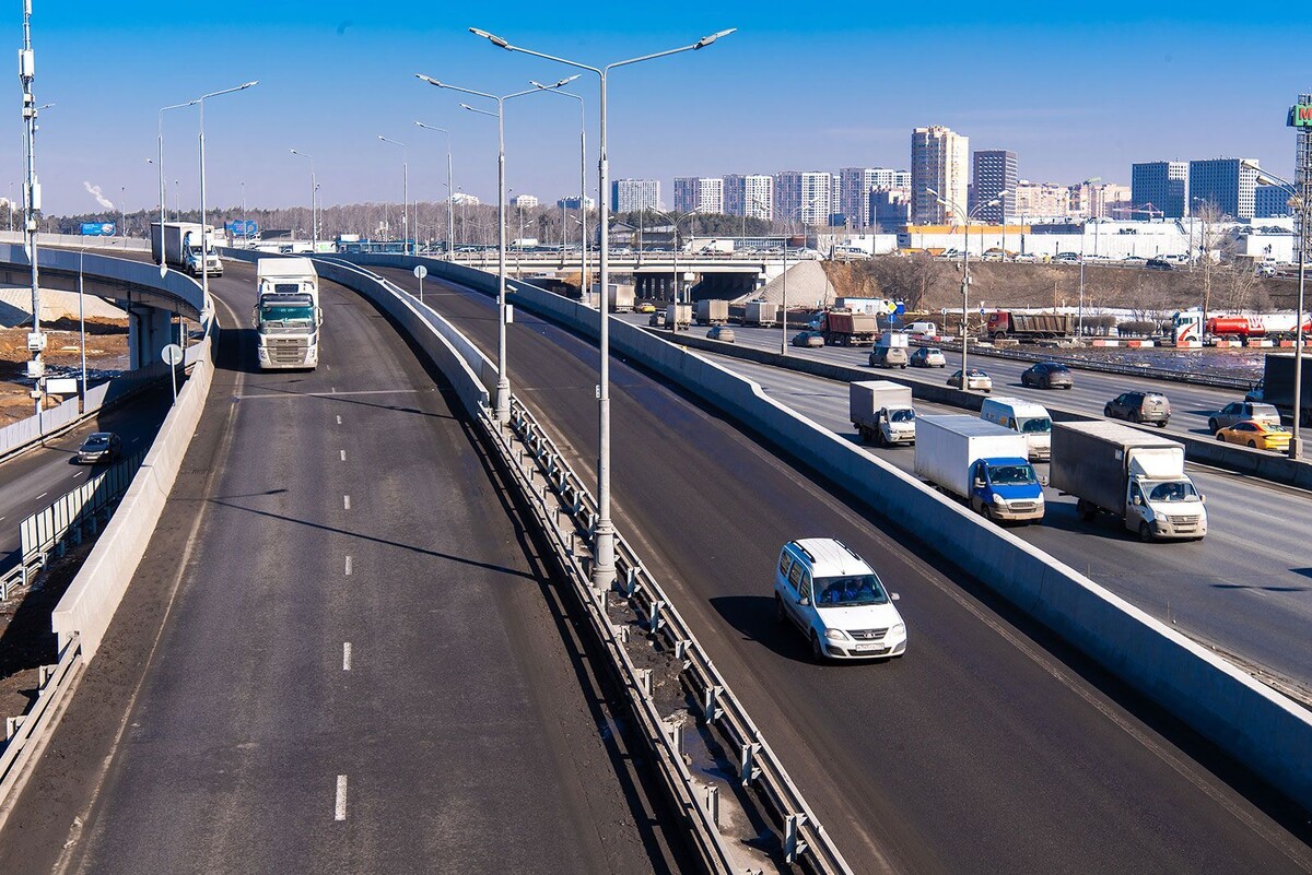    100 километров дорог построили в Москве за 2024 год