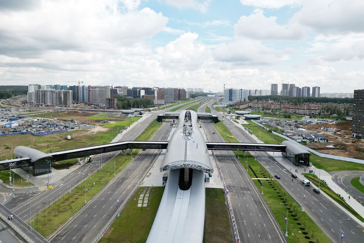    100 километров дорог построили в Москве за 2024 год