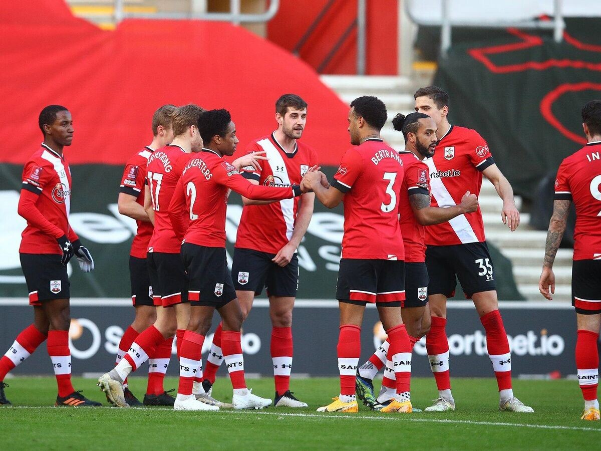    Футболисты "Саутгемптона" в матче АПЛ© официальный твиттер клуба "Саутгемптон"