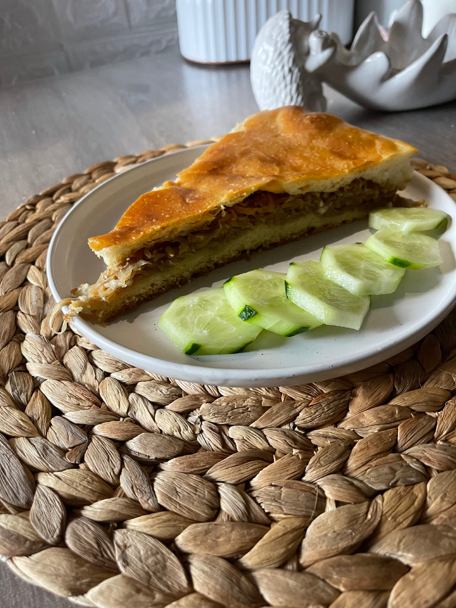 200 гр пирога, на 400 ккал , ни в чем себе не отказывай , Татьяна 😂, а к ночи ходи голодная , лимит то не резиновый 😜. Фото автора. 