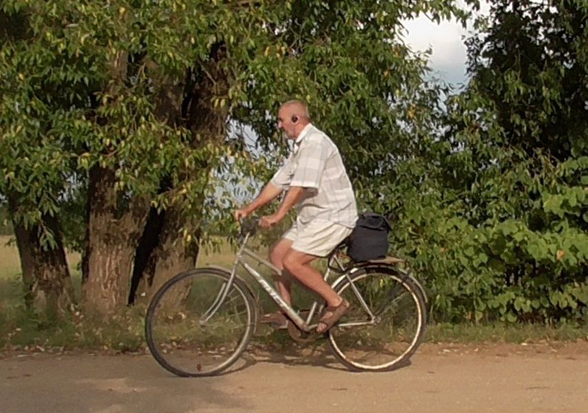 Велосипед и деревенская дорога на Пути