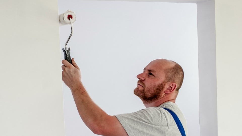 Что теперь нельзя делать собственнику со стенами в своей квартире