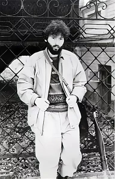 Так Борис Гордон выглядел в то время (начало 90-х), когда мы гуляли по Арбату