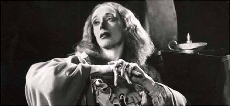 Страдающая леди Макбет. Источник https://i.pinimg.com/736x/f0/cc/4e/f0cc4e4d99f6cf0a82bdd7d022040a73.jpg.