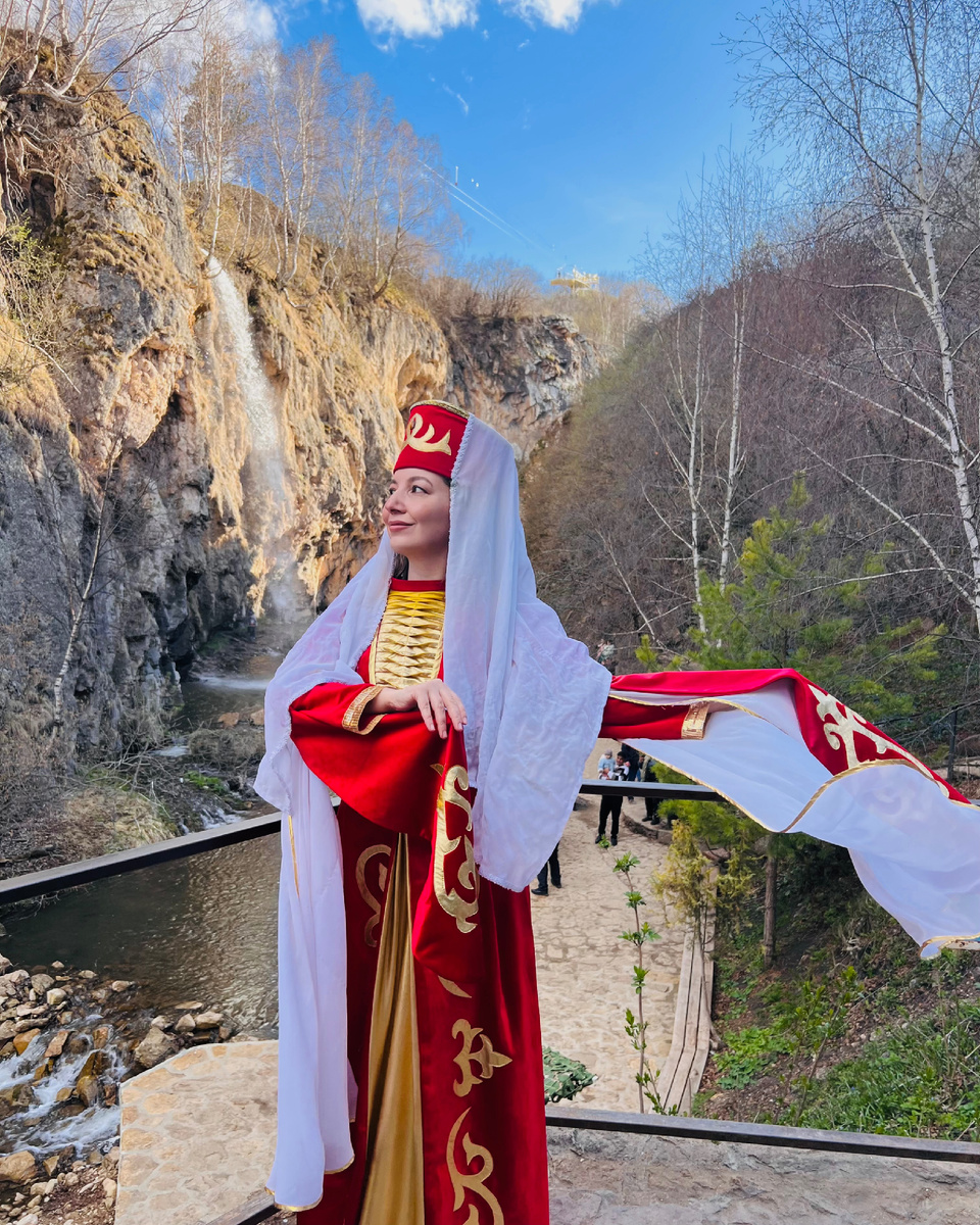 Природа и национальный колорит позволяет развивать внутренний туризм.