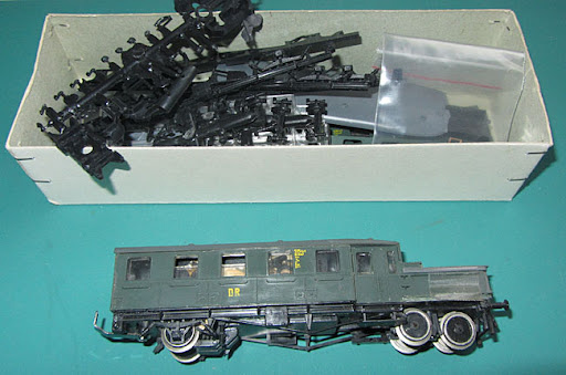 Набор для сборки 70-х годов. Аккумуляторная мотриса конструкции Витфельда. Источник Google.