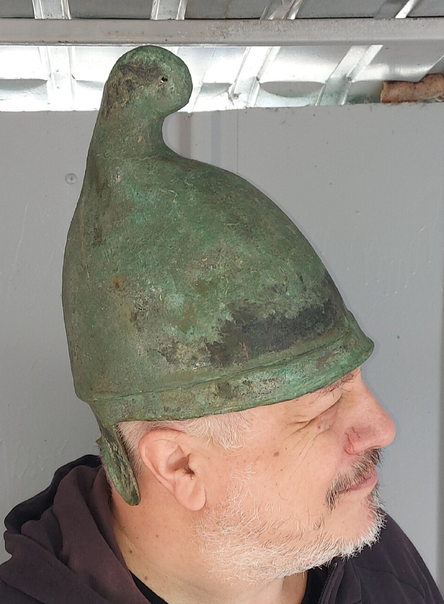 Настоящий "фригийский колпак". Реконструкция. Такие нисоли во Фригии. 7 в.до н.э.