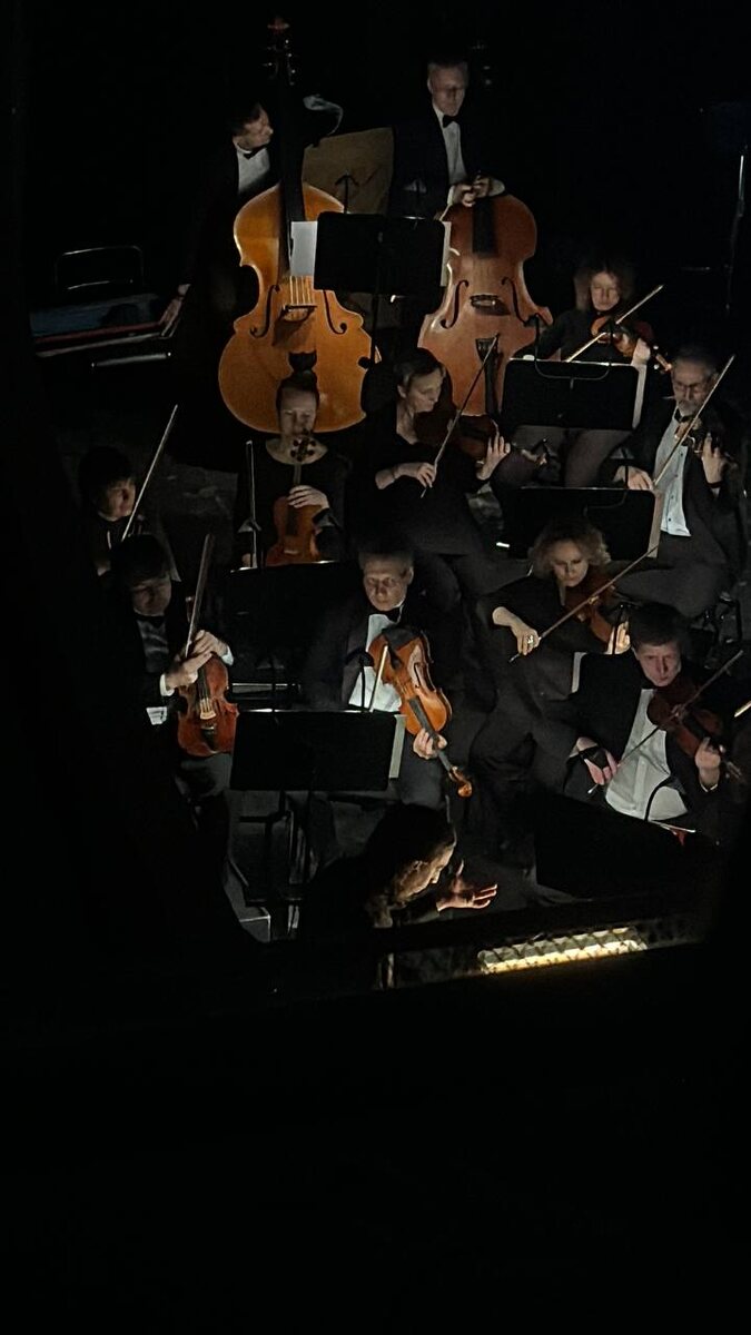 Дирижёр — Айрат Кашаев.