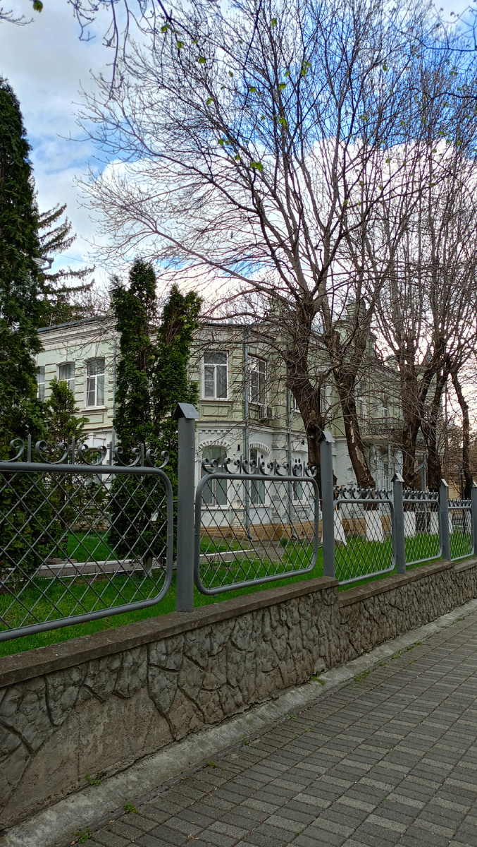 Известная Дача Хвои. Сейчас она находится на территории санатория "Надежда"