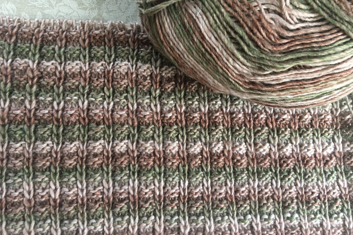 Таким рисунком вязала шапку для сына. Ширина цветовых полос меня устроила. На шарфе полосы получились шире, но тоже смотрелось неплохо.