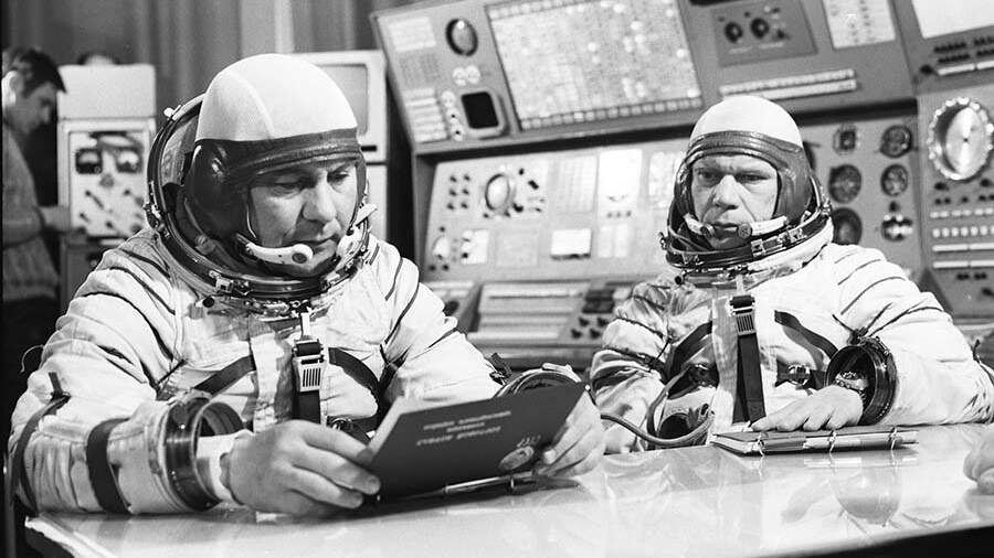 |KosmoFan| Иллюстрация для статьи: «Салют-3», приказ: «Перейти в режим тишины»!  Телепатия и пси-оружие в СССР.