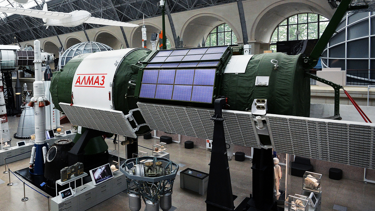 |KosmoFan| Иллюстрация для статьи: «Салют-3», приказ: «Перейти в режим тишины»!  Телепатия и пси-оружие в СССР.