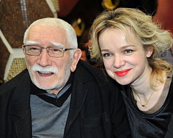 Армен Джигарханян и Виталина Цымбалюк-Романовская