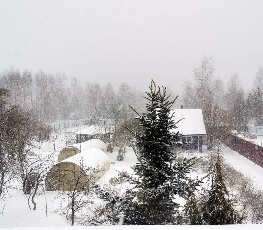 погода в апреле - снег весной, а скоро Пасха