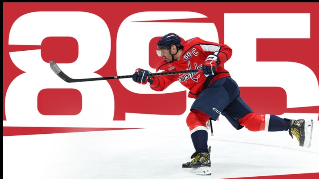 Александр Овечкин забил 895 шайб в регулярке НХЛ. 