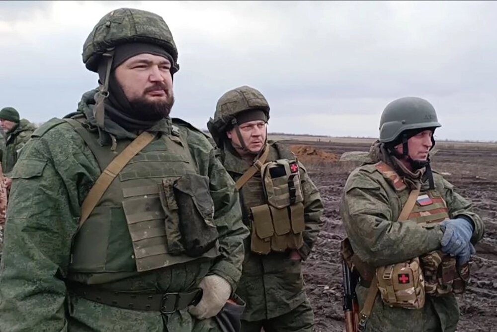    Пётр Платонов с сослуживцами.