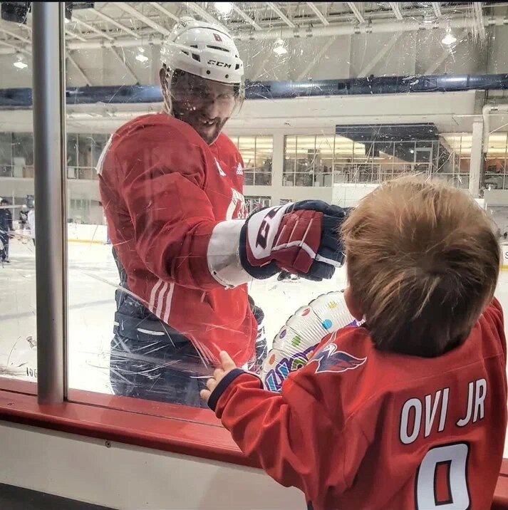 Хоккеист Овечкин 