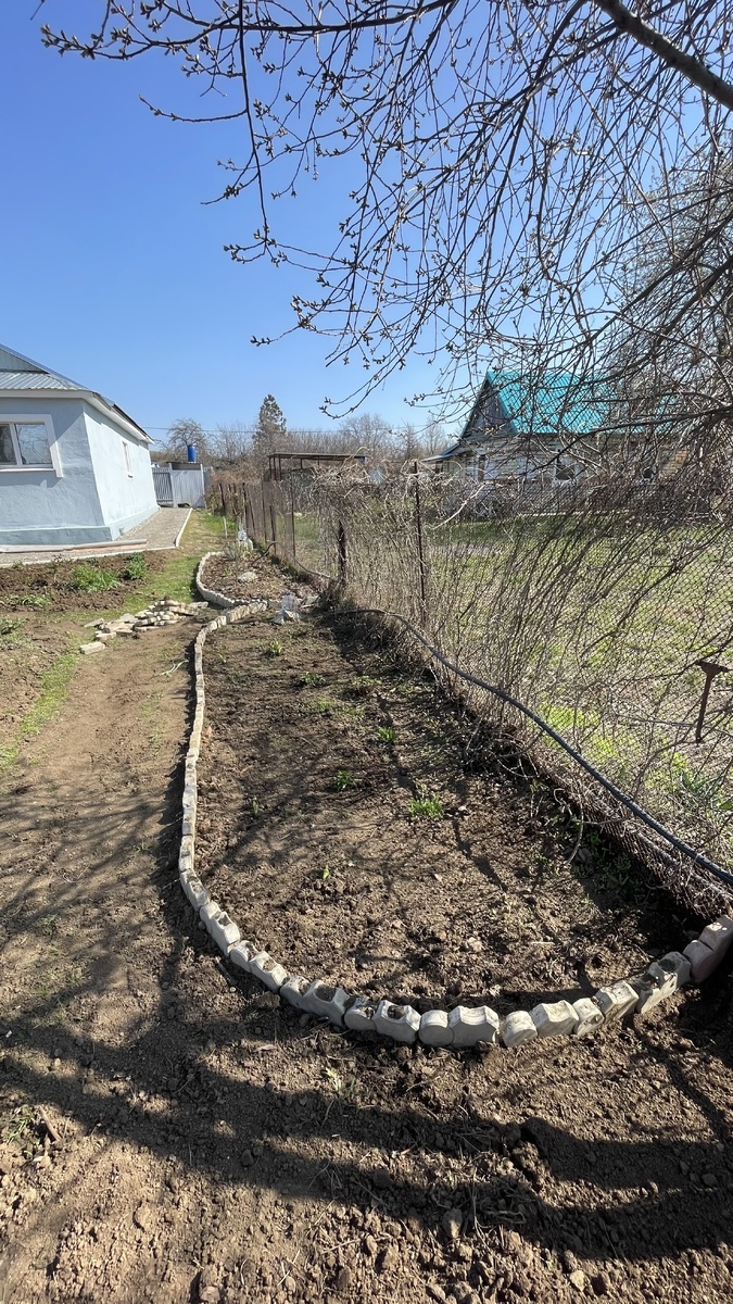 Вчера вот подготовила новый цветник к посадке