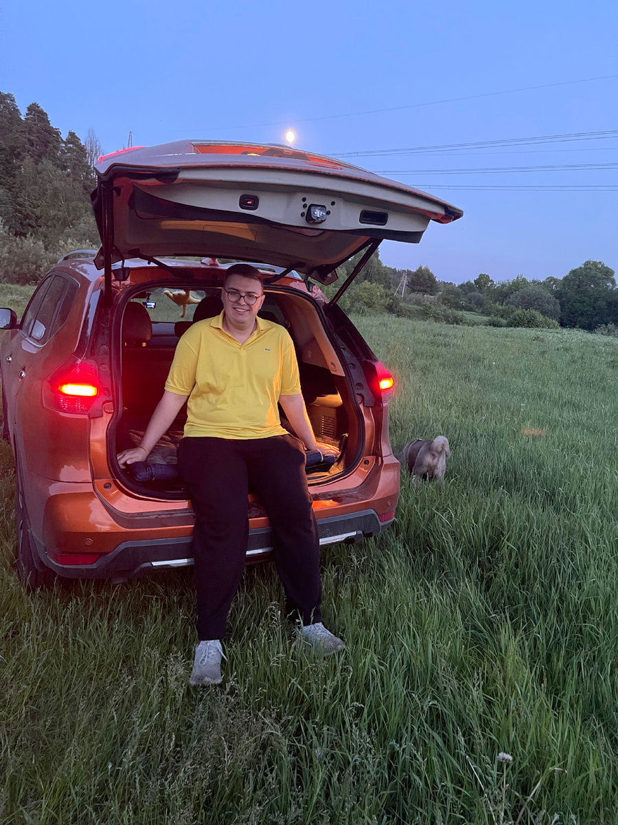 Например, захотел и выехал на поляну, чтобы воздухом подышать да собаку выгулять! А если застряну, так это только моя проблема. Отчитываться ни перед кем не нужно! Фото: Михаил Лайф Влог