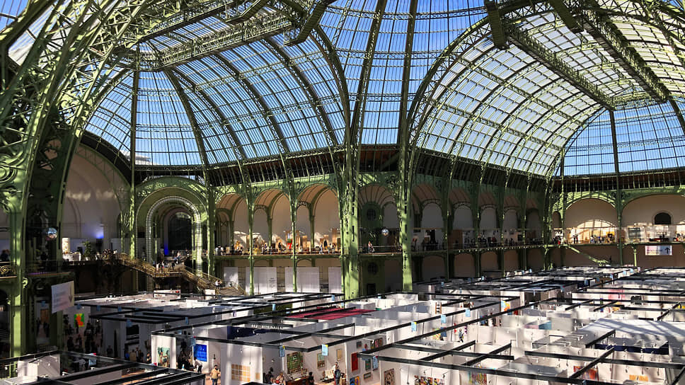 Ярмарка Art Paris.📷Фото: Алексей Тарханов / Коммерсантъ