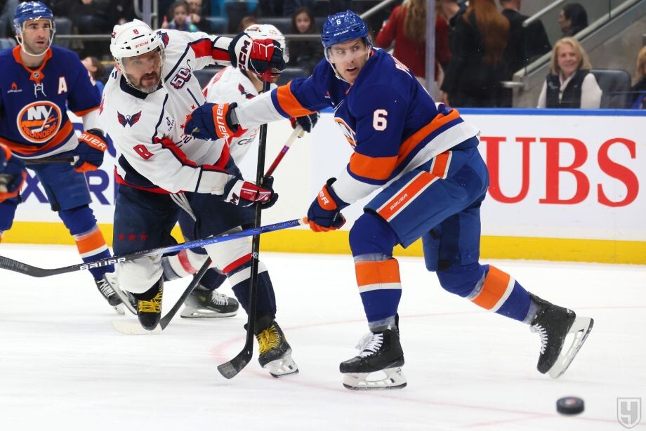 Через секунду шайба будет в воротах. Фото: www.sport-express.ru