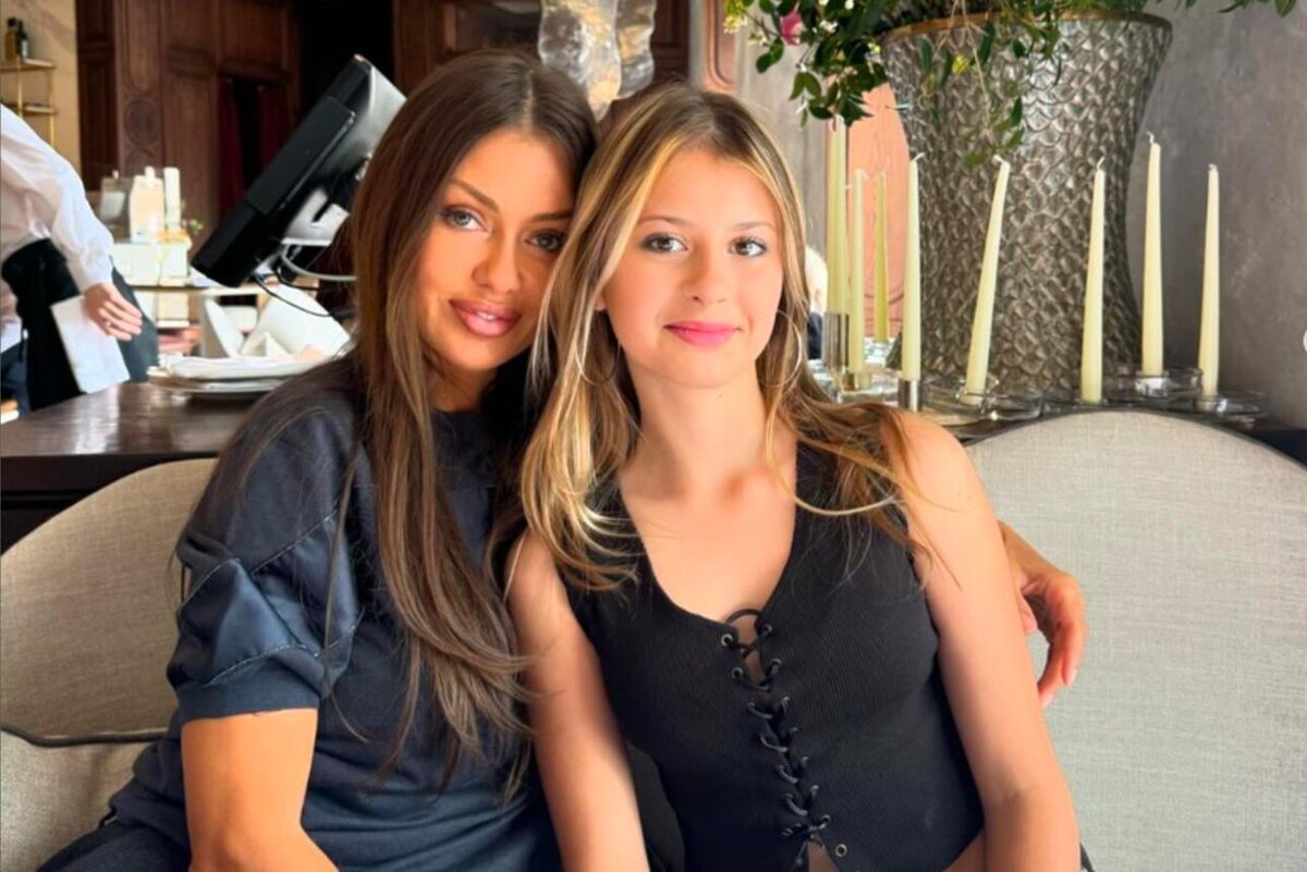    Виктория Боня с дочерью соцсети