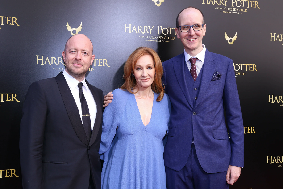 Тиффани слева, Торн справа