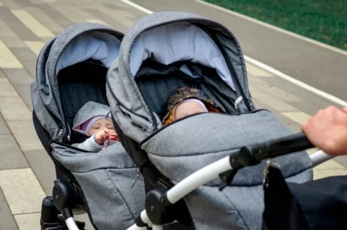    В Красноярске молодую маму с ребенком в коляске не пустили в магазин