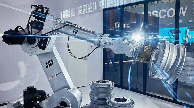     Шестиосевой универсальный промышленный робот-манипулятор «Златоуст» от Завода роботов (Челябинск)