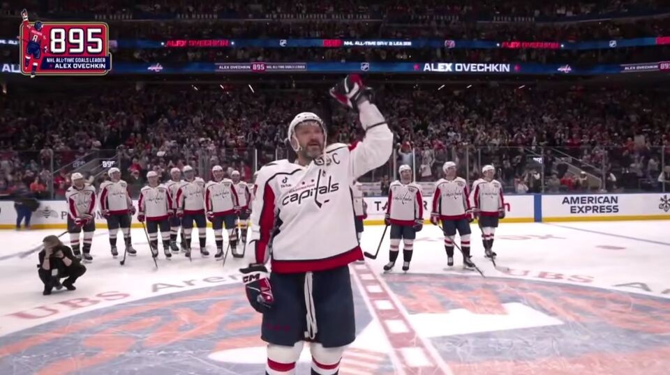    Александр Овечкин забросил свою 895-ю шайбу. Источник: кадр трансляции