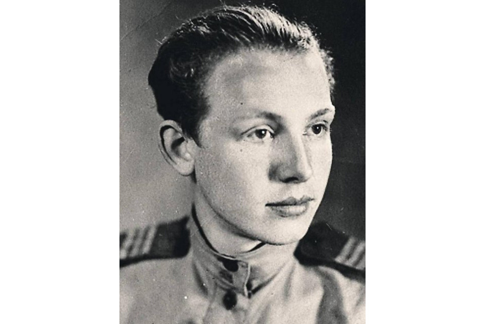 Сержант Иннокентий Смоктунович 1945 г.