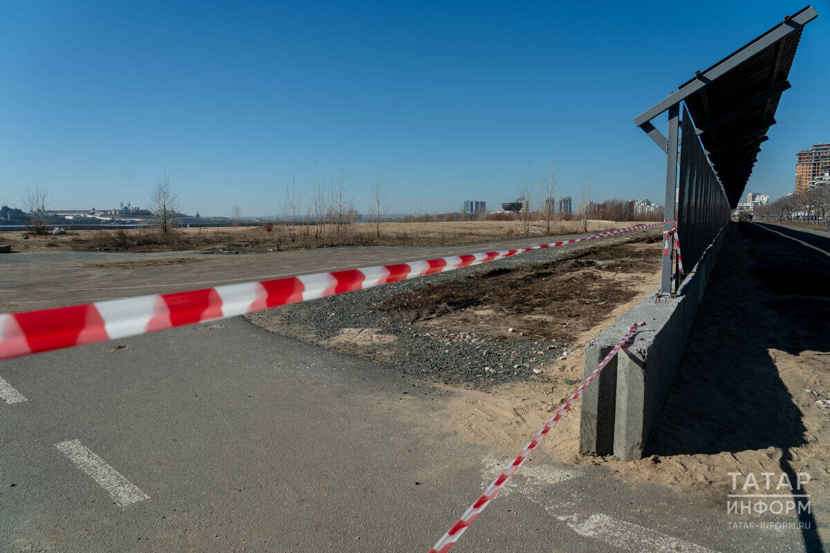 За заборами развернется строительство многофункционального комплекса «Яр Парк». Паспорта у объекта пока нетФото: © Салават Камалетдинов / «Татар-информ»