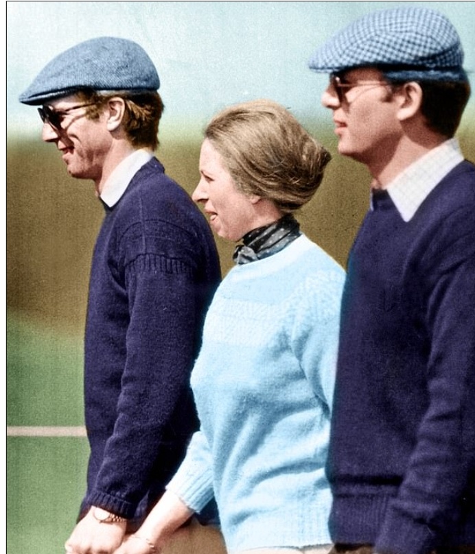 Принцесса Анна со своим телохранителем Питером Кроссом (справа) и мужем Марком Филлипсом (слева) в 1980 году. 