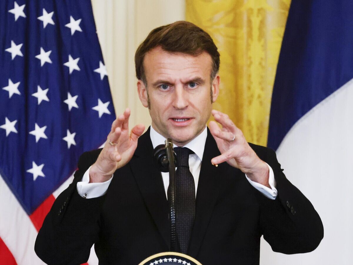    Президент Франции Эммануэль Макрон во время пресс-конференции с президентом США Дональдом Трампом в Вашингтоне© AP Photo / Ludovic Marin