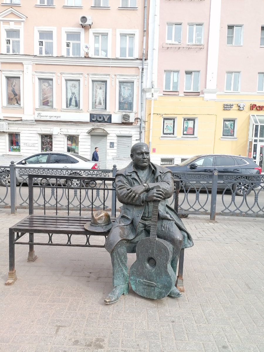 Открыт памятник 24.06.2007