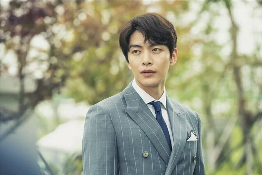 кадр из дорамы "Внутренняя красота"