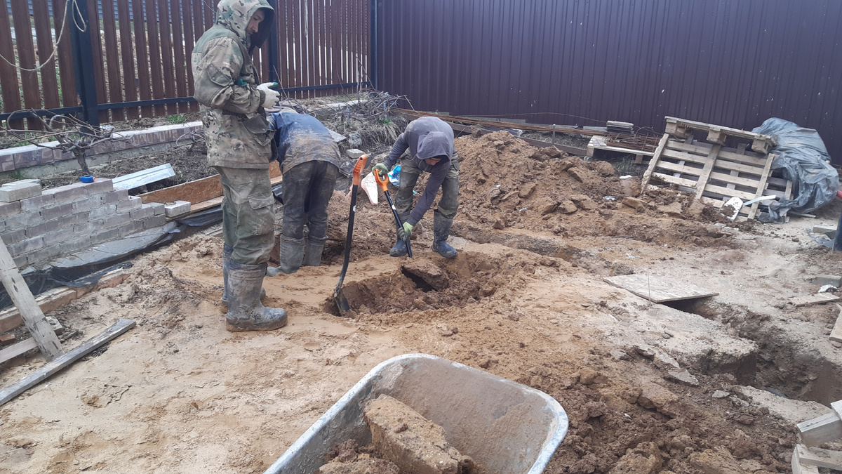 Начало копки котлована.