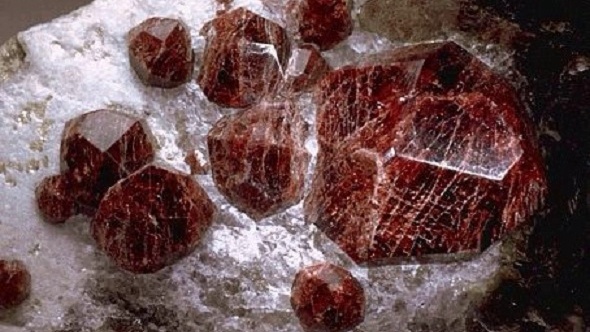 Гранат. Фото в свободном доступе.