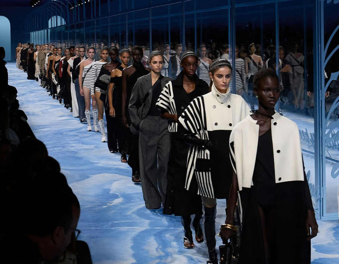 Показ Dior весна-лето 2025