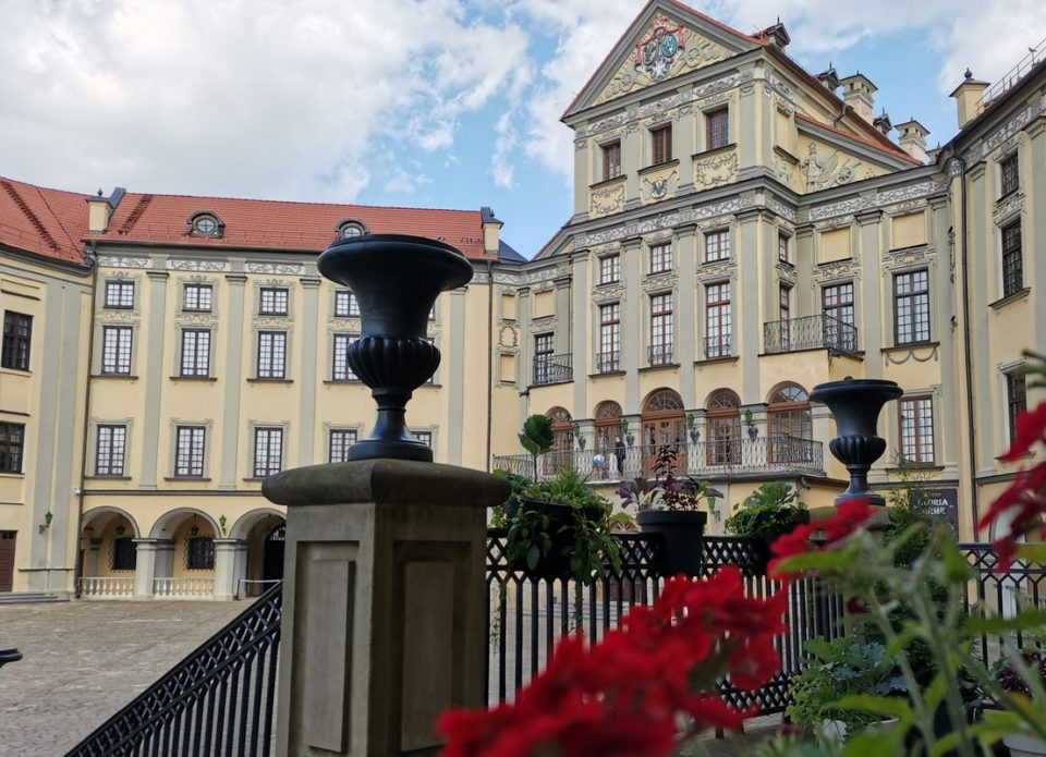 Количество экскурсантов, отправляющихся на экскурсии по стране, растет.