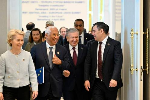 Слева направо: Урсула фон дер Ляйен, Антониу Кошта, Шавкат Мирзиёев, Садыр Жапаров. Фото пресс-службы президента Узбекистана