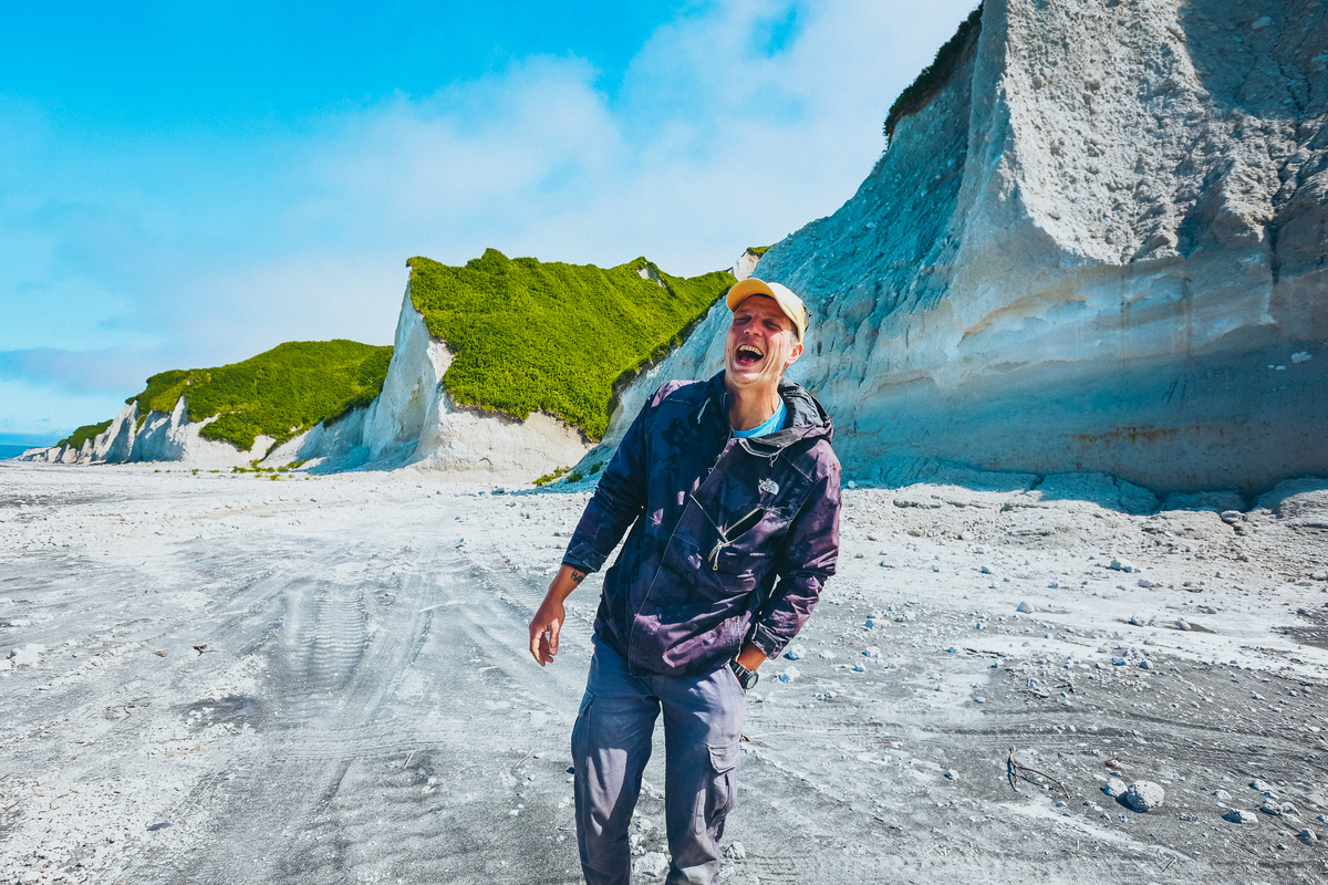 Белые скалы в солнечную погоду