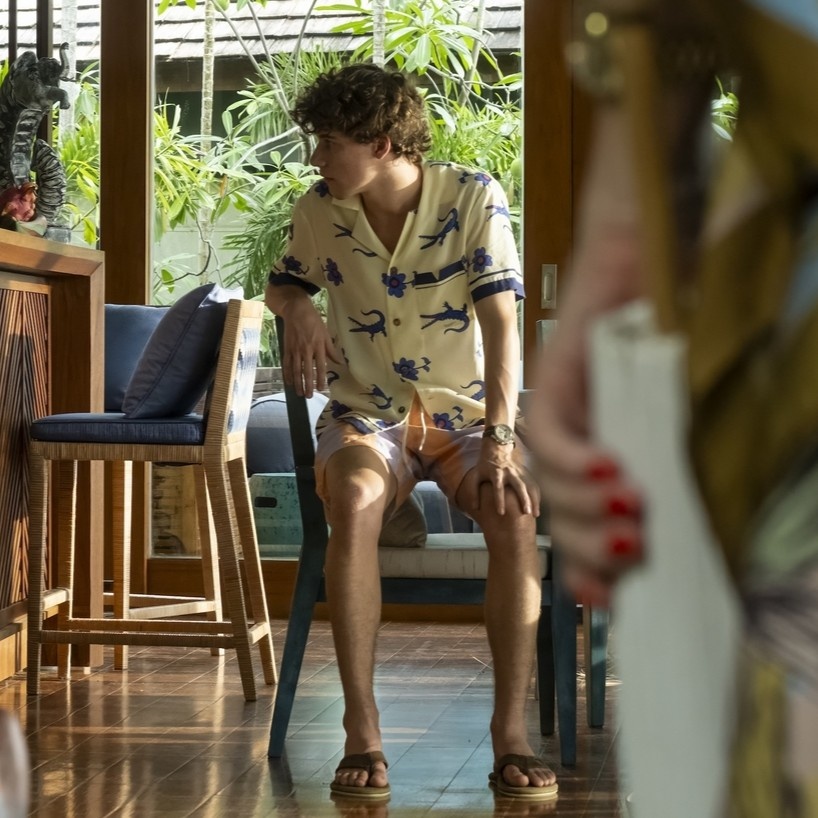 Сэм Нивола  в сериале “Белый Лотос”