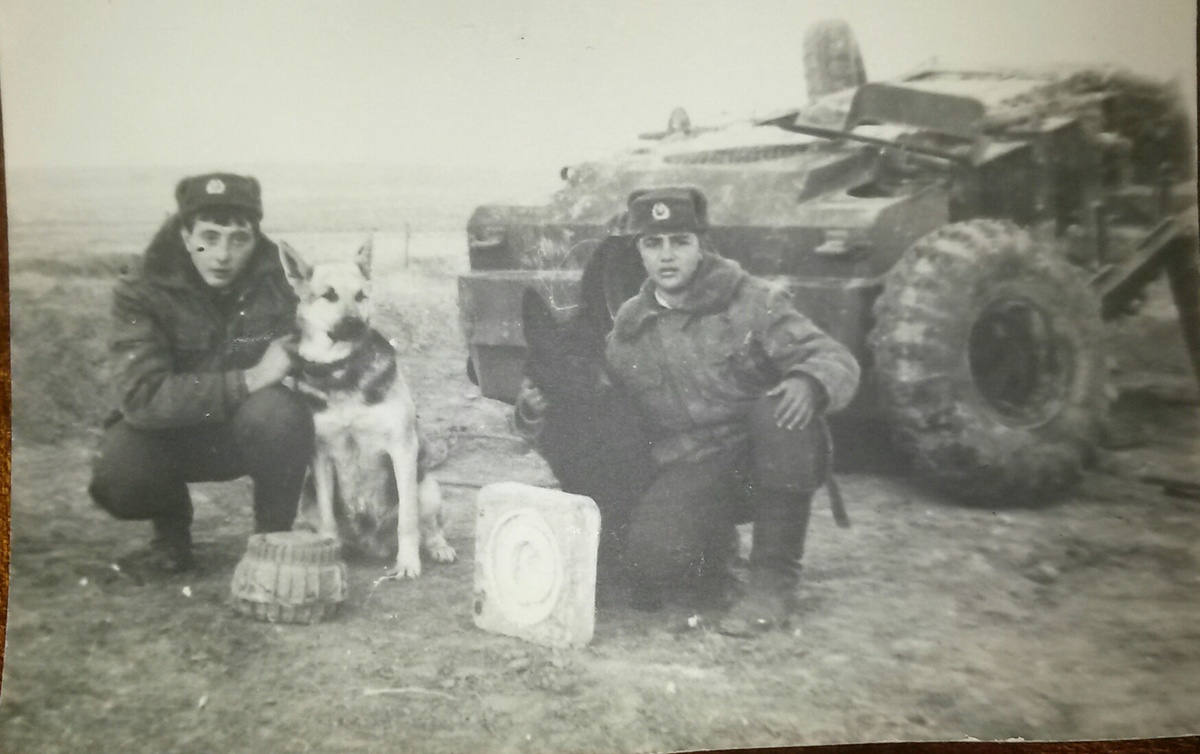 Сапёры. Мины Итальянка и Американский Дипломат. Допускаю, что это фото сделано после нашего выхода. Саперы наши могли остаться служить на точке Карабаг.