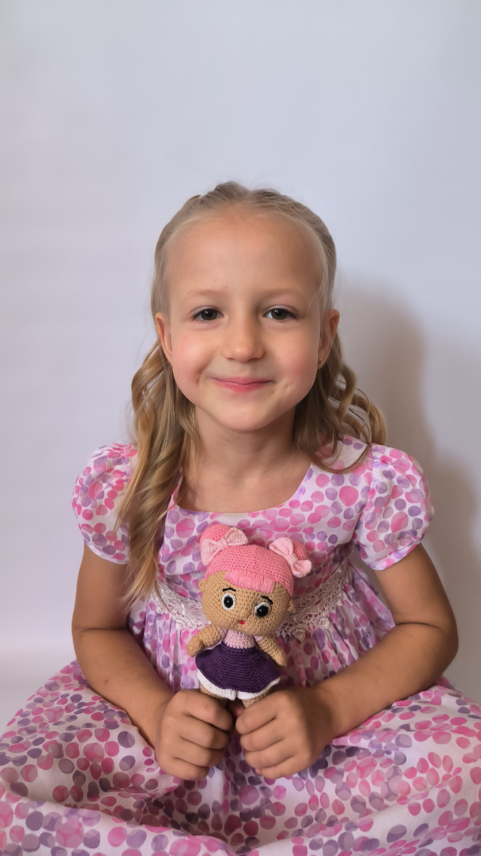 Моя младшая с любимой куколкой ❤️