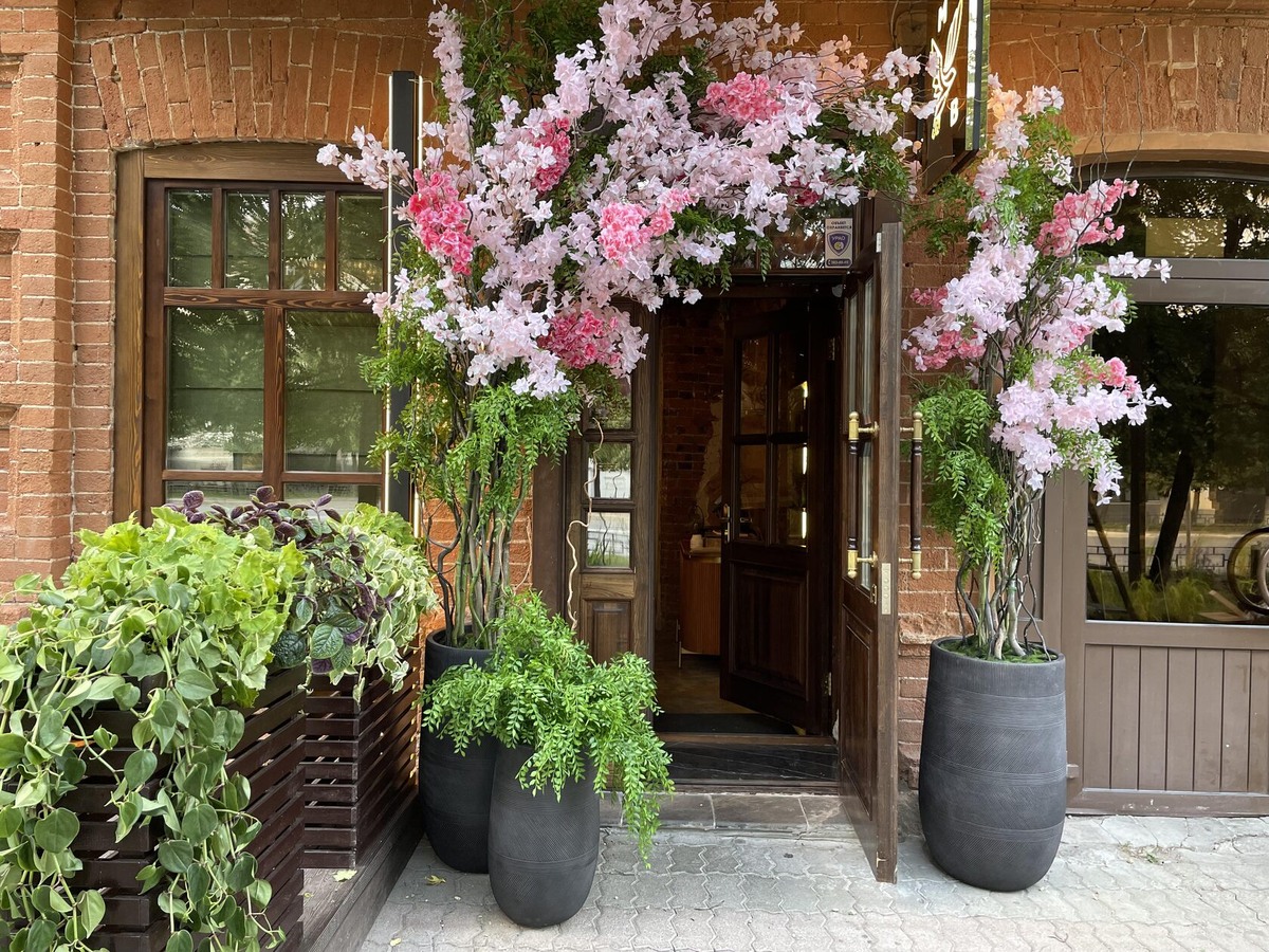 Выполнено декораторами Me Decor