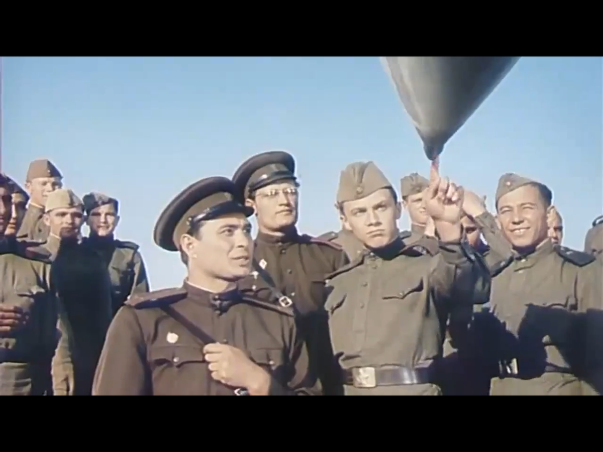 Кадр из к/ф "Ключи от неба".