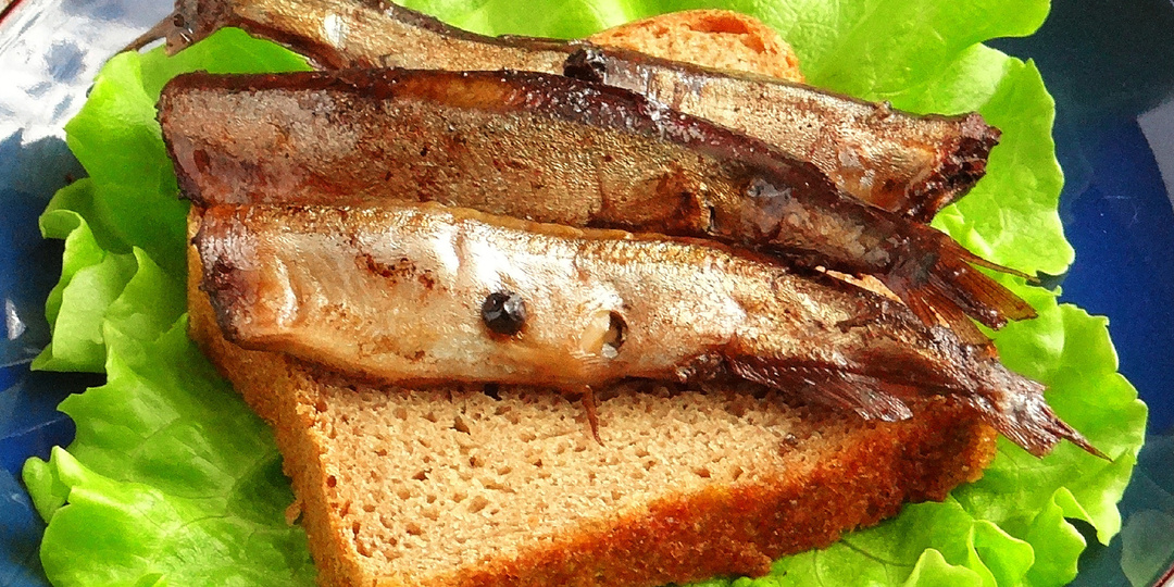 Шпроты без копчения и дыма, как в коптильне: косточки мягкие, вкус яркий и готовятся так просто!