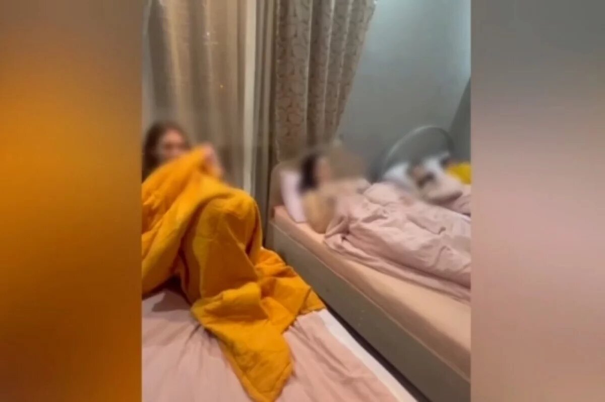    Похищенные девушки.